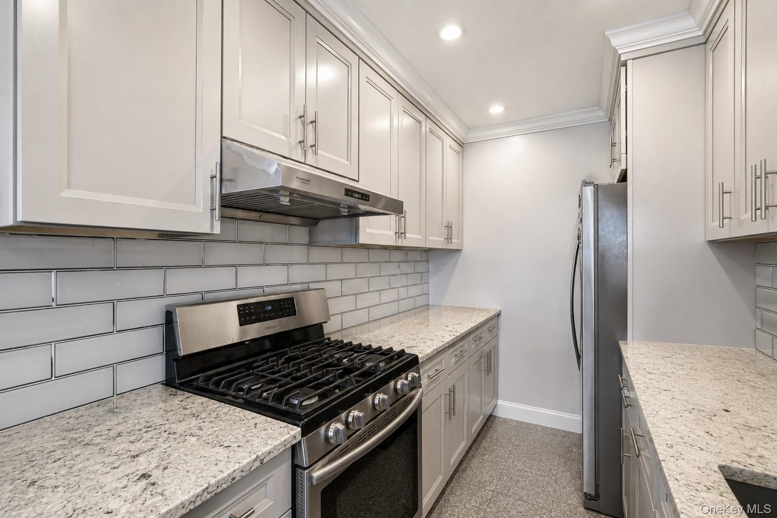 3425 150th Pl PL Unit: 1B thumbnail 13