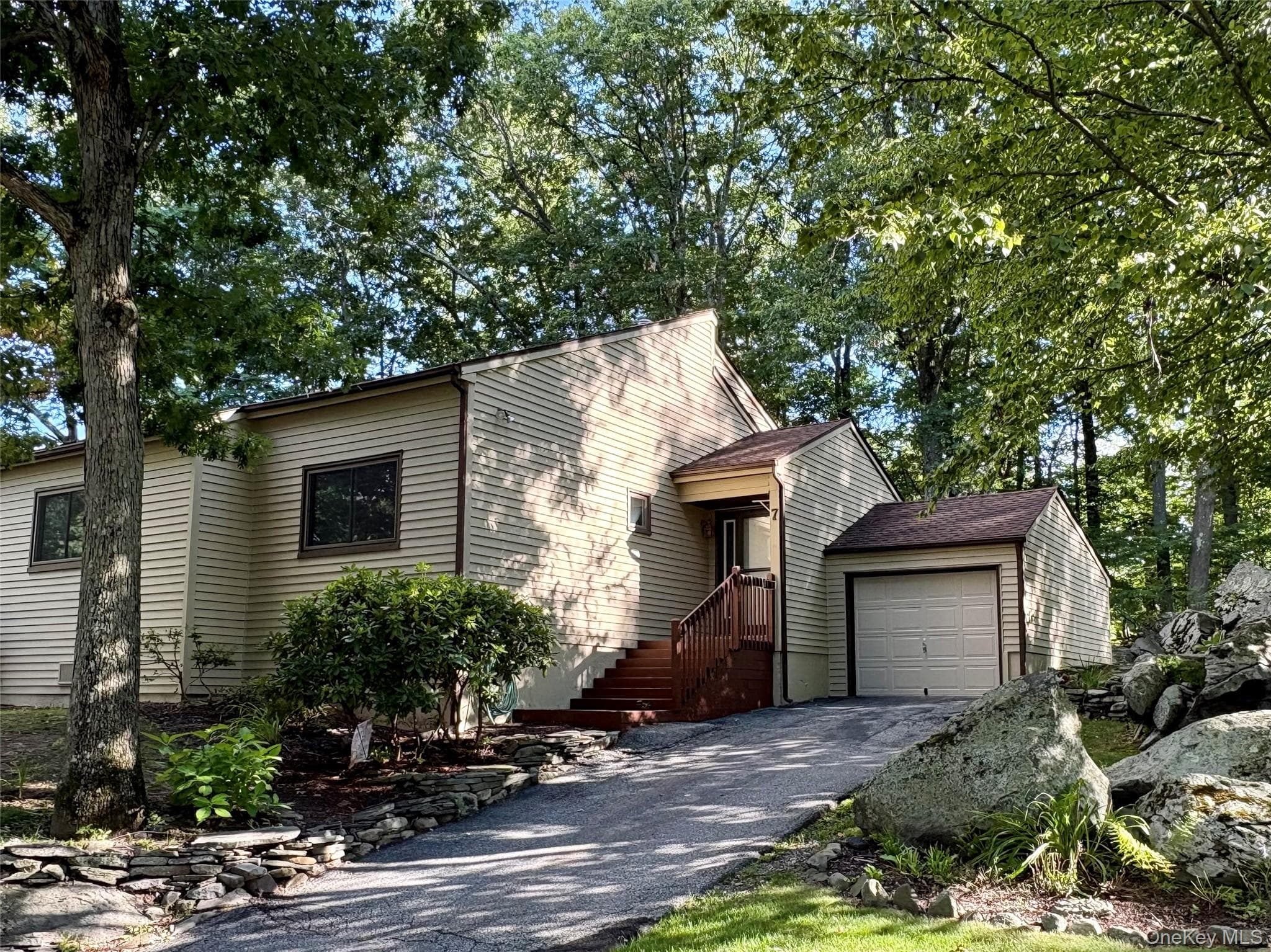 7 Ironwood Drive, Highland Mills