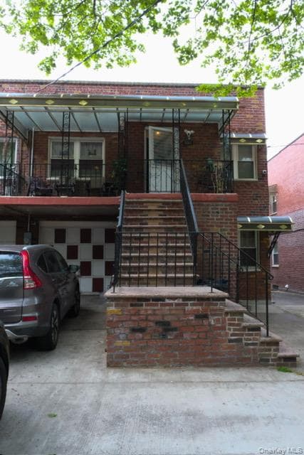 2061 E 60th Street photo 1