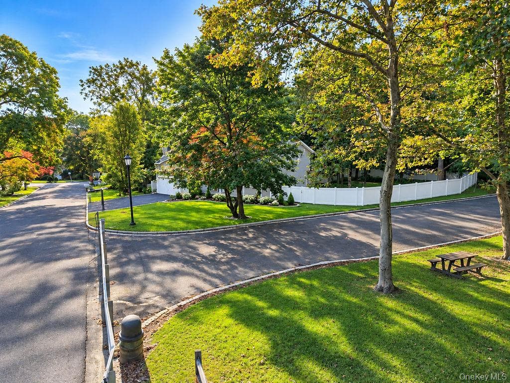 102 Patchogue Drive thumbnail 40