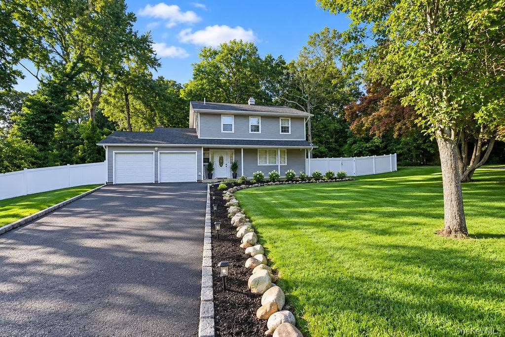 102 Patchogue Drive thumbnail 3