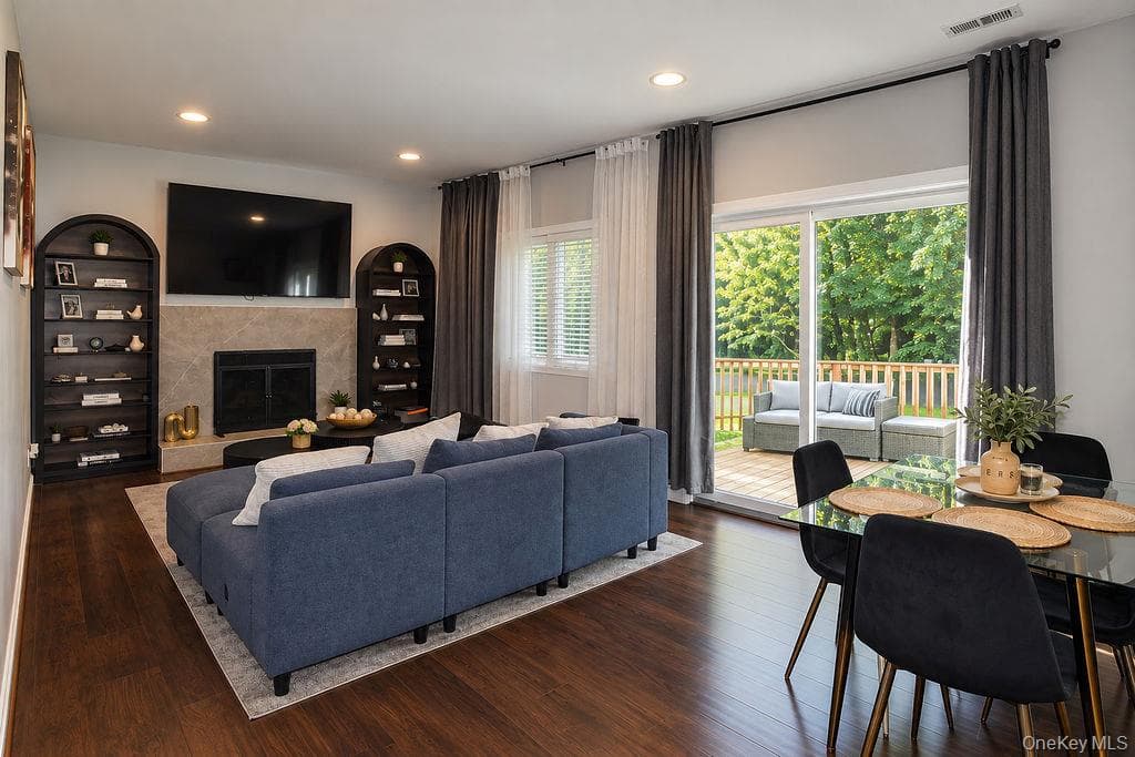 102 Patchogue Drive thumbnail 6