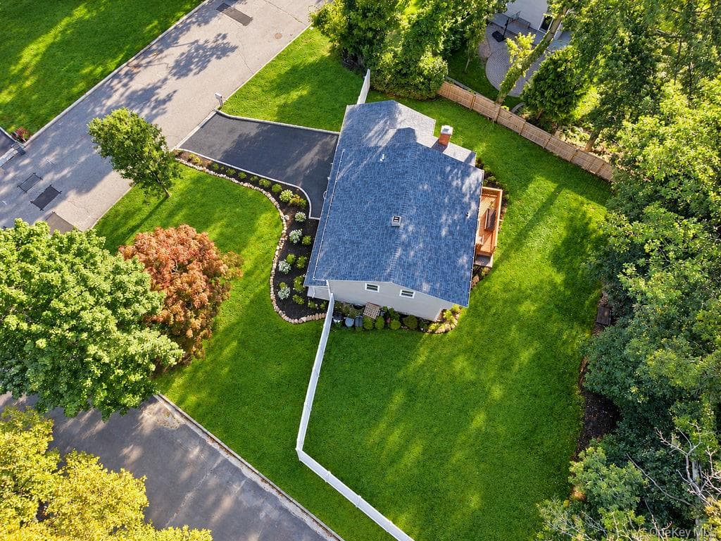 102 Patchogue Drive thumbnail 39