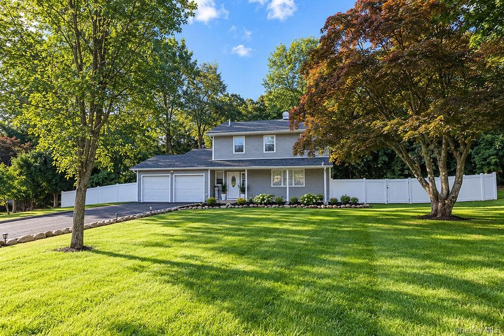 102 Patchogue Drive thumbnail 4