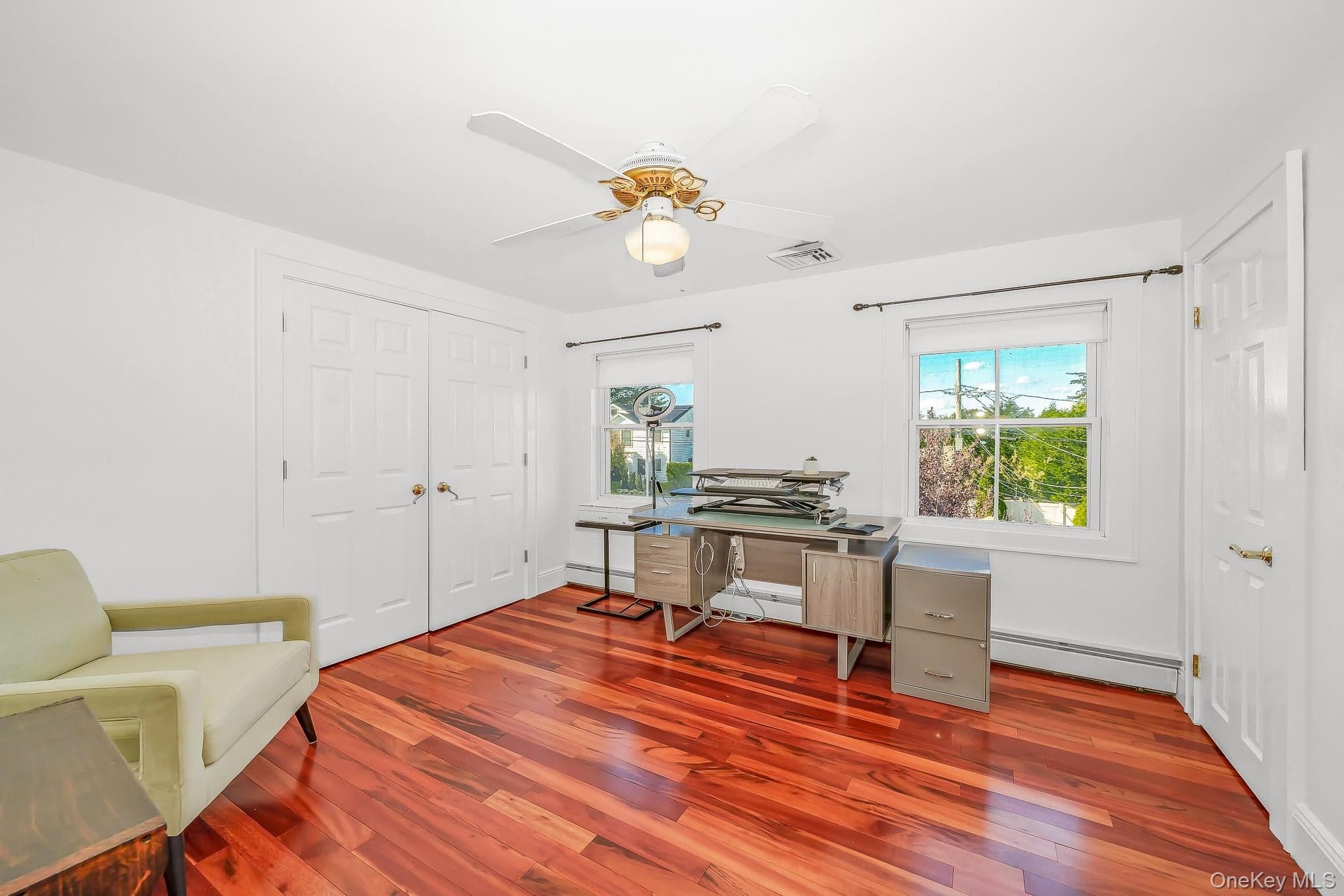 209 Claxton Avenue thumbnail 17
