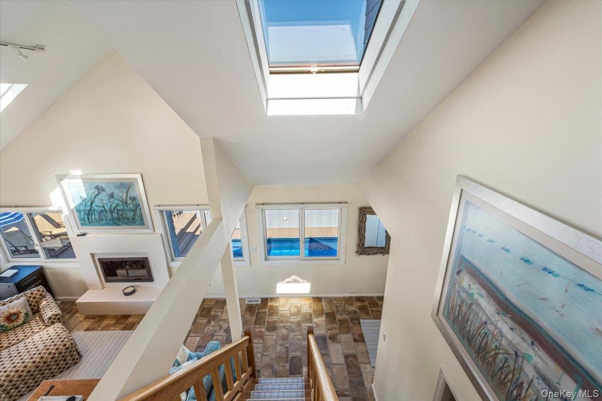 556 Dune Road thumbnail 22