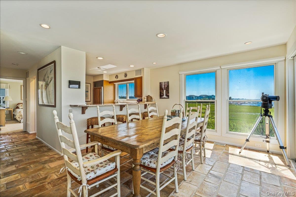 556 Dune Road thumbnail 9