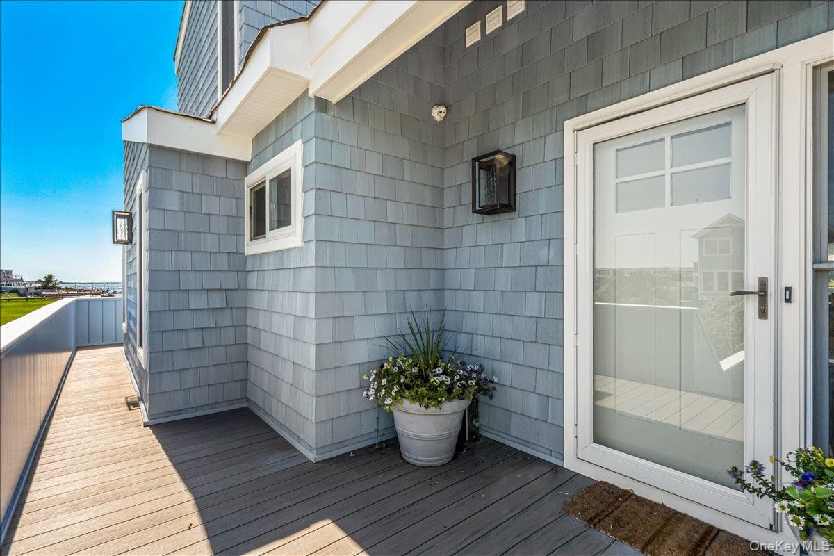 556 Dune Road thumbnail 3