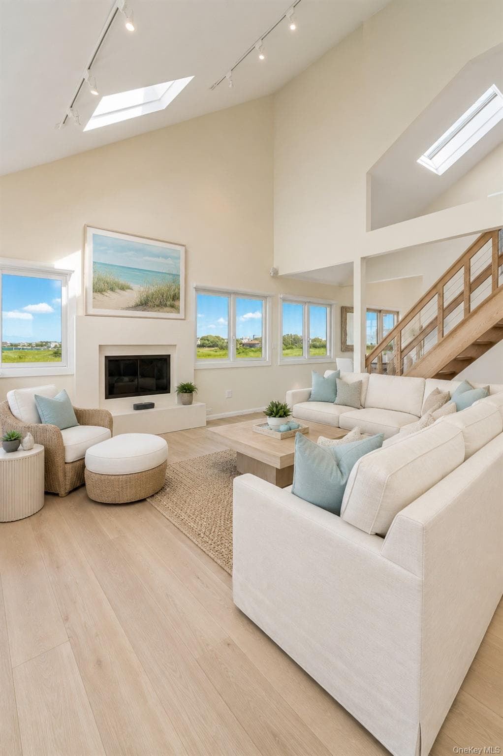 556 Dune Road thumbnail 10