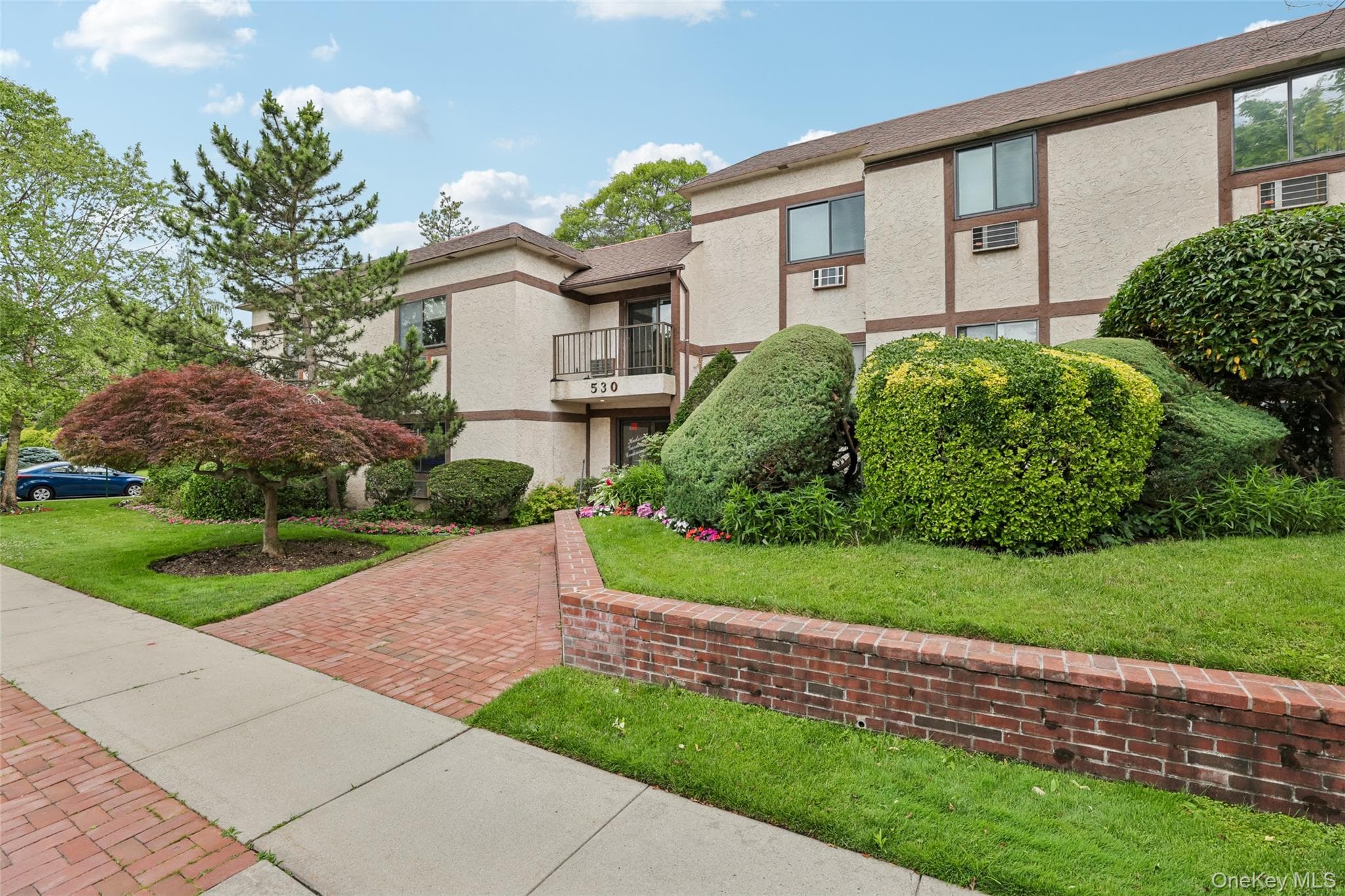 530 Hudson Avenue thumbnail 2