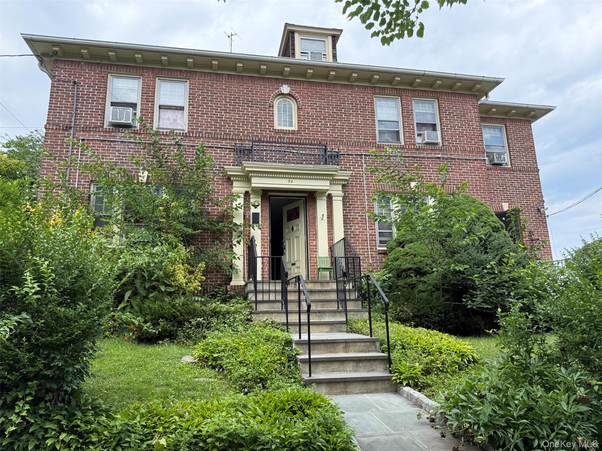 92 Woodland Avenue, New Rochelle