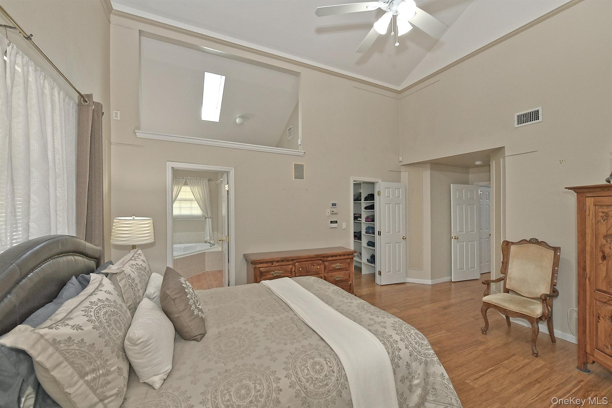 81 C Robinson Avenue thumbnail 12