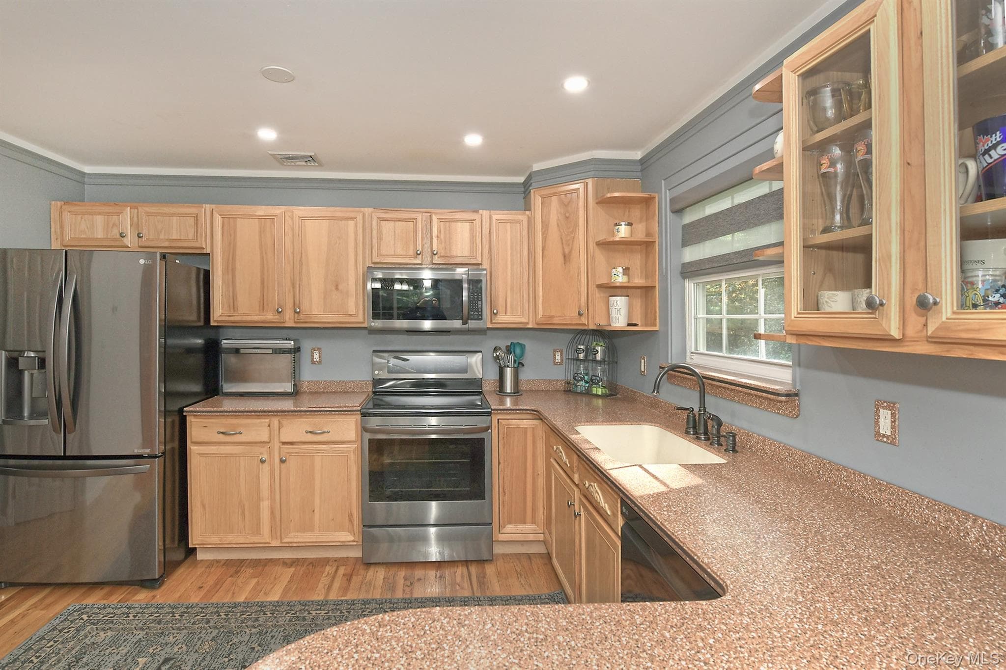 81 C Robinson Avenue thumbnail 8