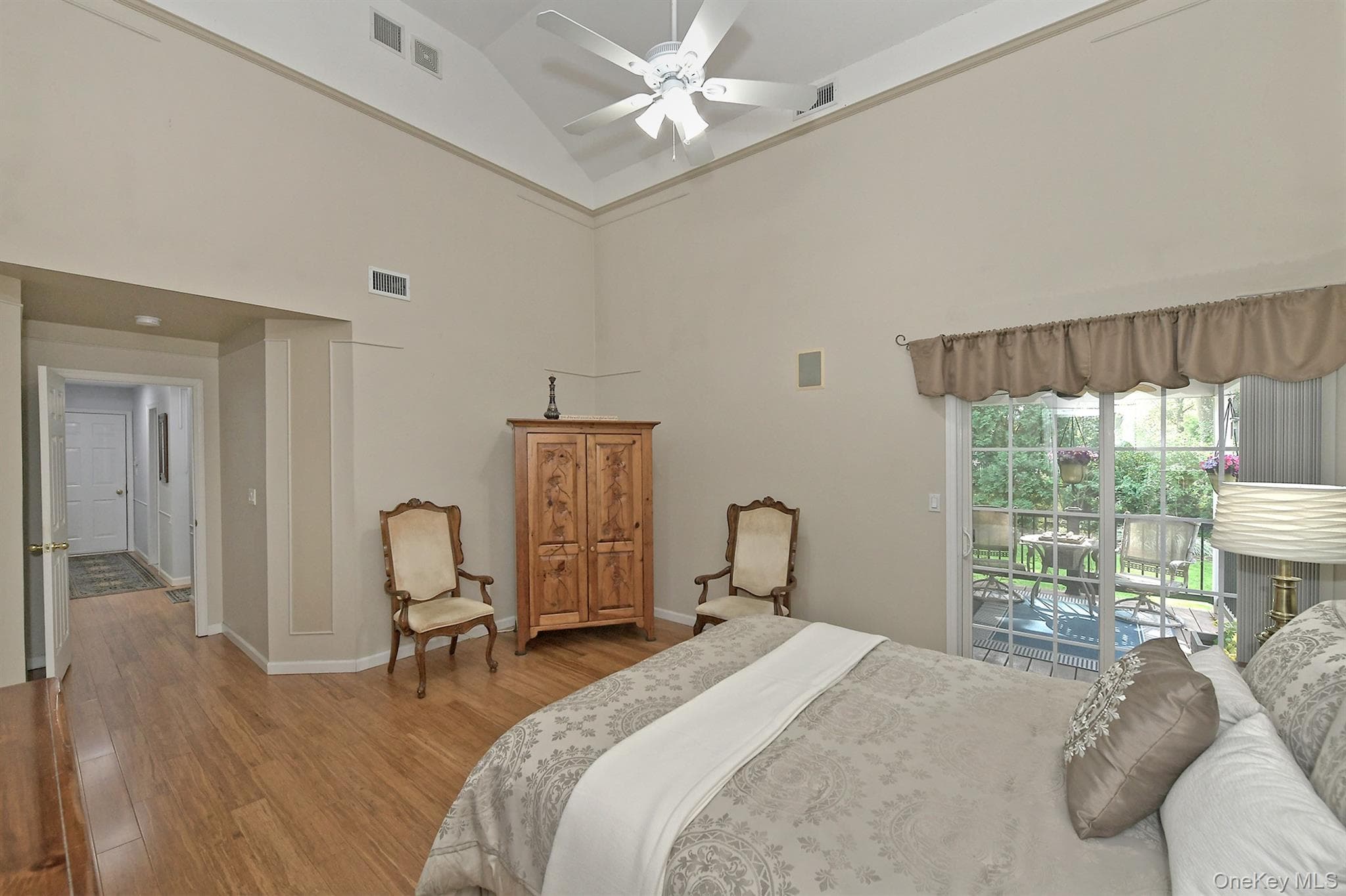 81 C Robinson Avenue thumbnail 11