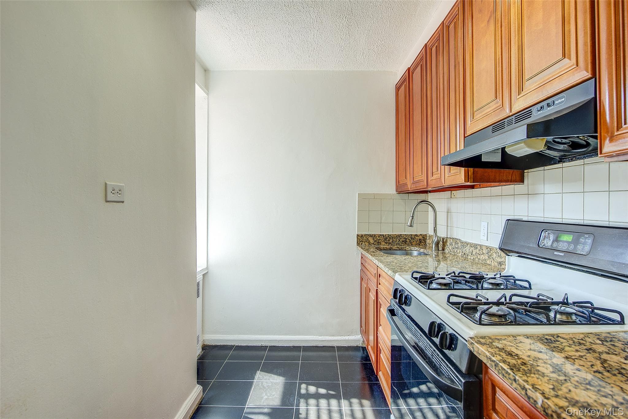 34-20 78th Street Unit: 4J thumbnail 3