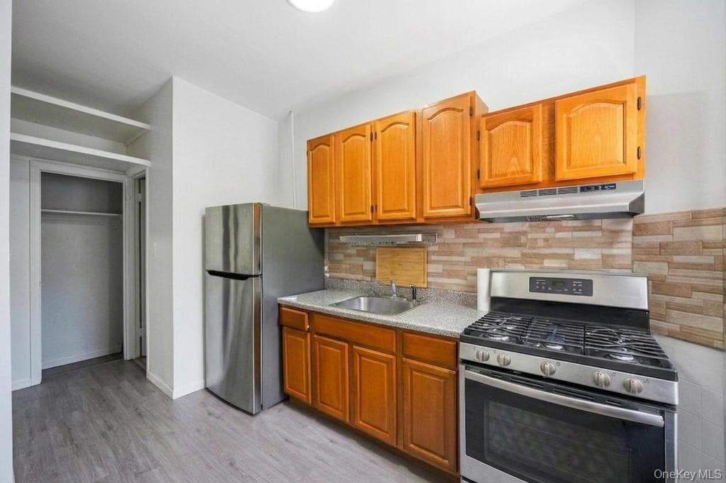 252 Woodbine Street thumbnail 21