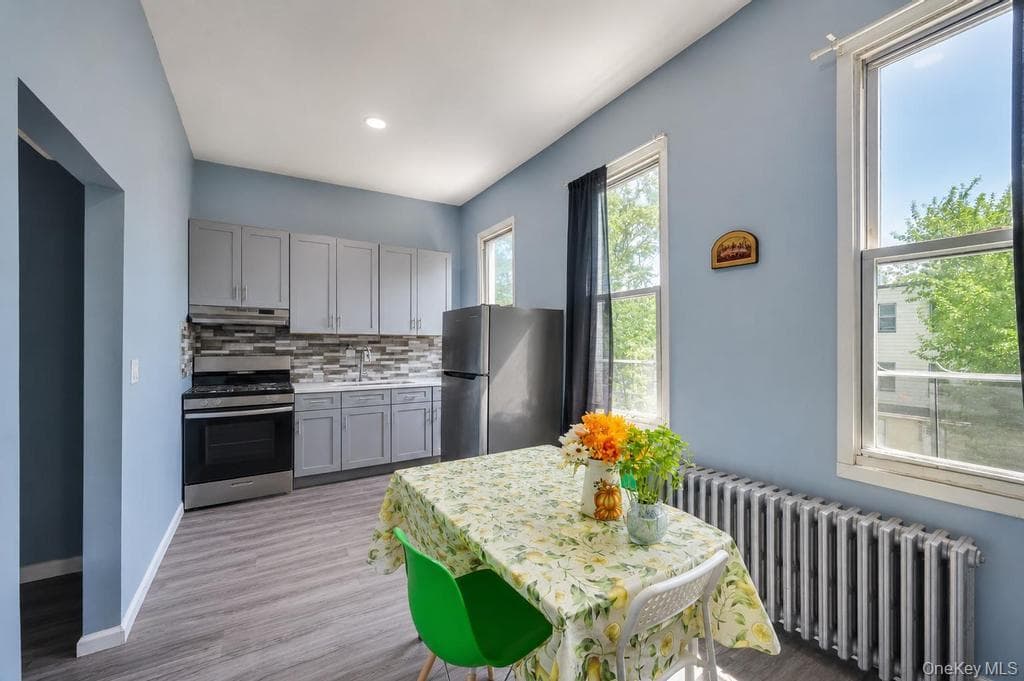252 Woodbine Street thumbnail 7