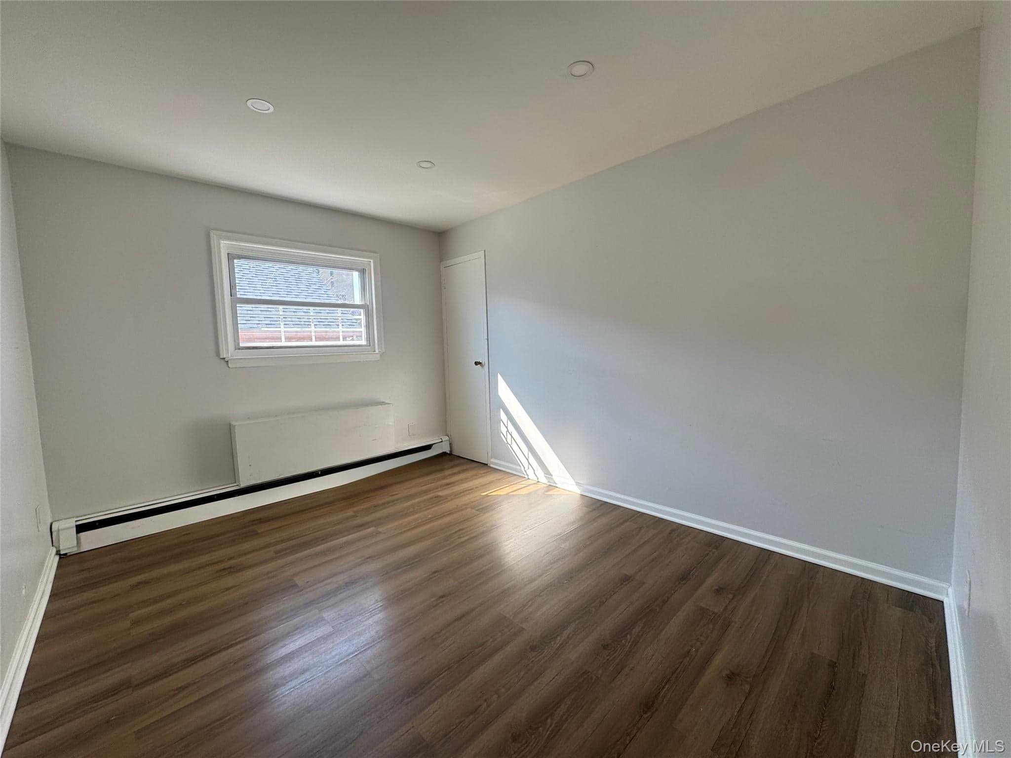 1726 Plainview Avenue thumbnail 5