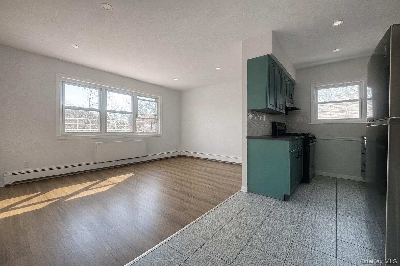 1726 Plainview Avenue thumbnail 2