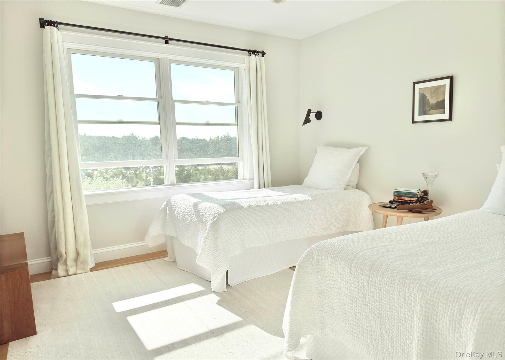 162 Dune Road thumbnail 15