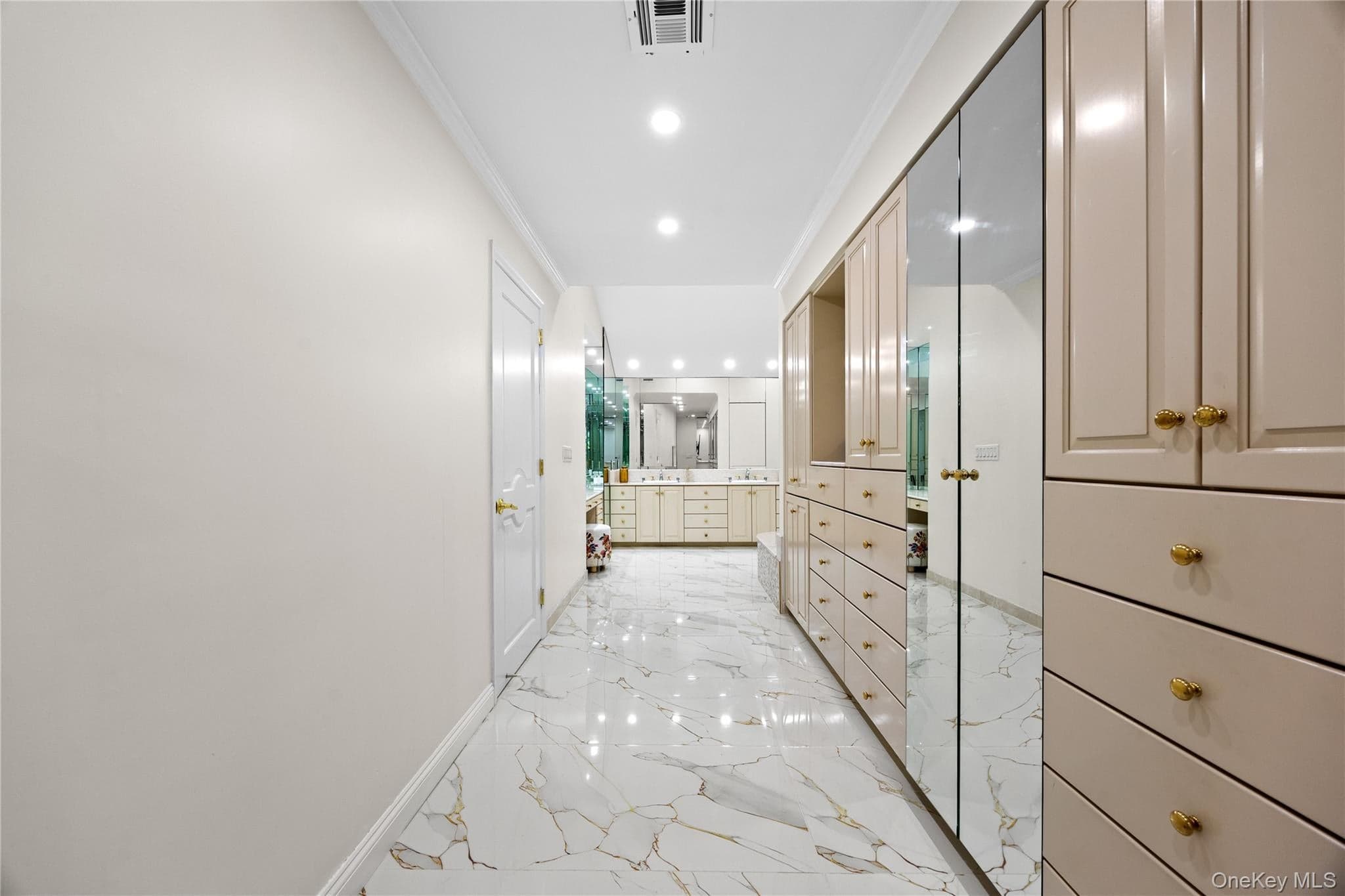 249 Glen Cove Road thumbnail 18