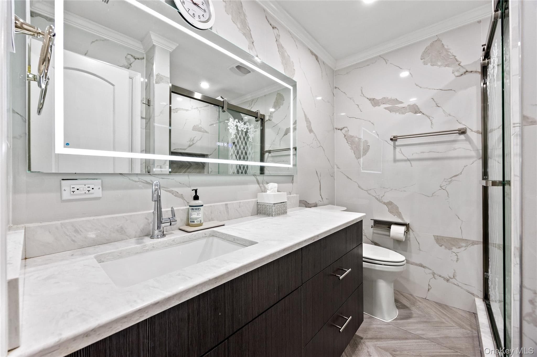 249 Glen Cove Road thumbnail 22