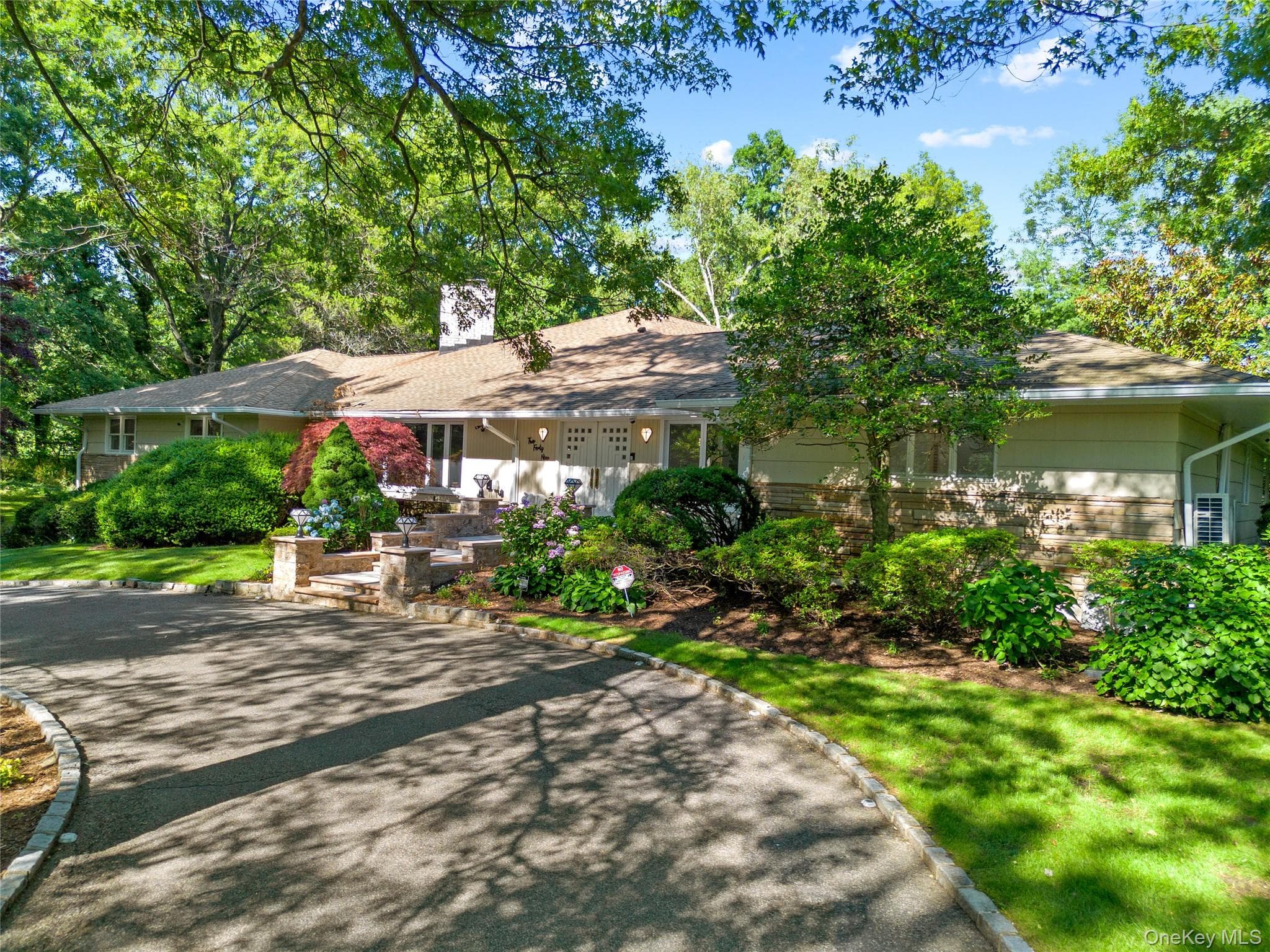 249 Glen Cove Road thumbnail 2