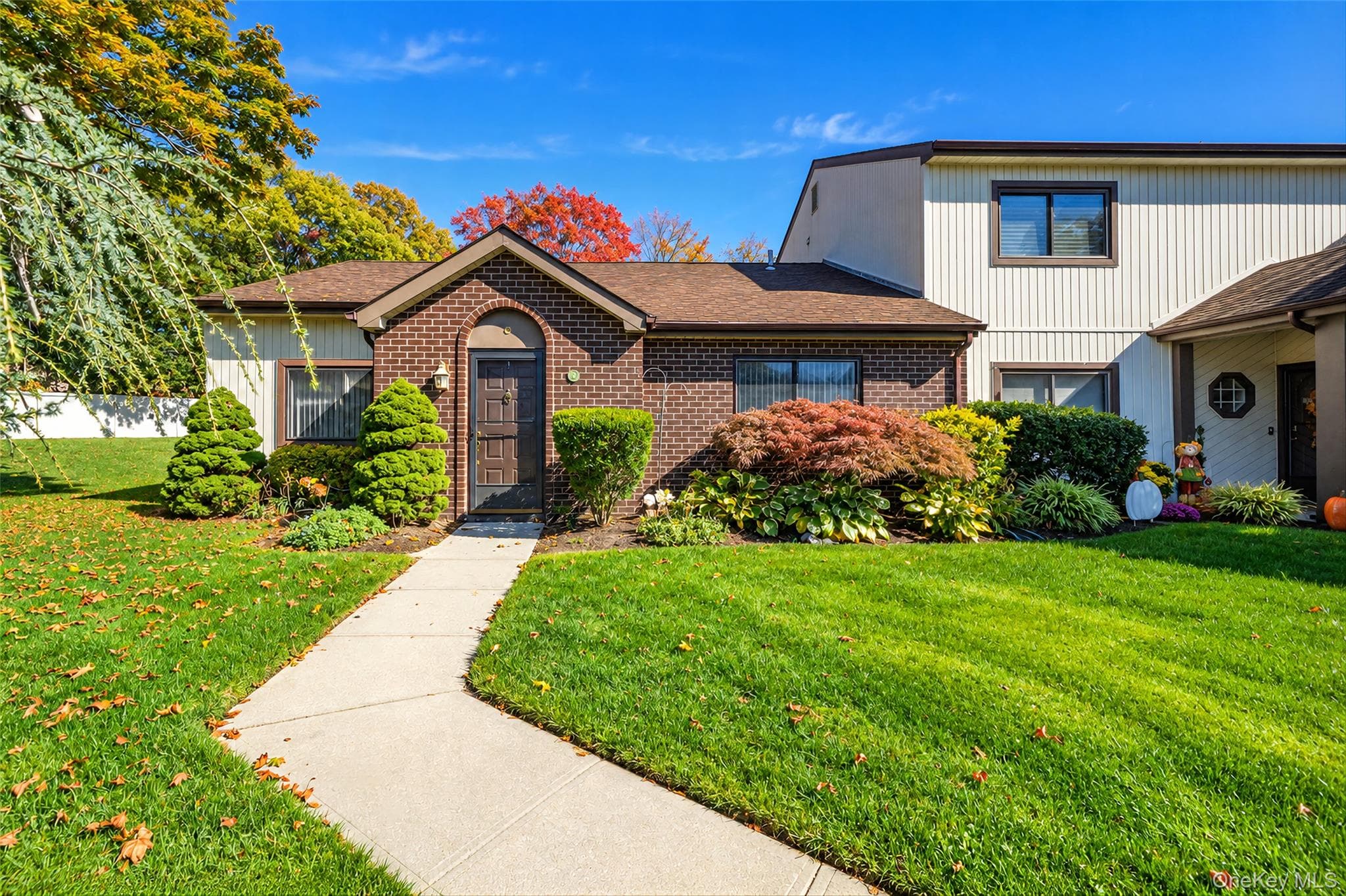 9 Sheila Court, Holtsville