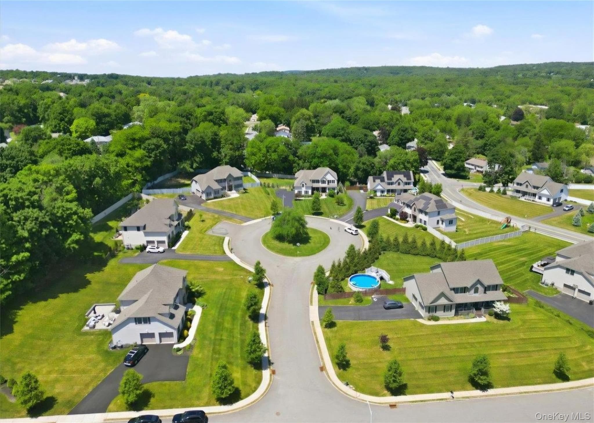 5 Gleneagles Court, Monroe