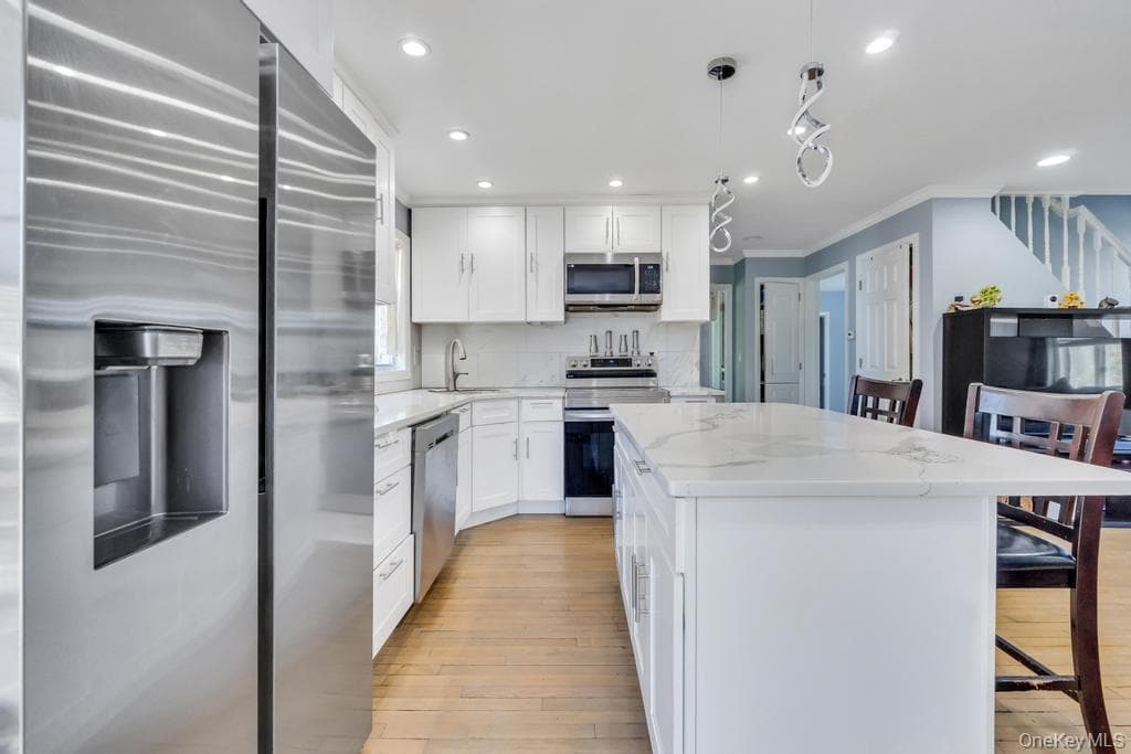 259 N Rutherford Avenue thumbnail 6