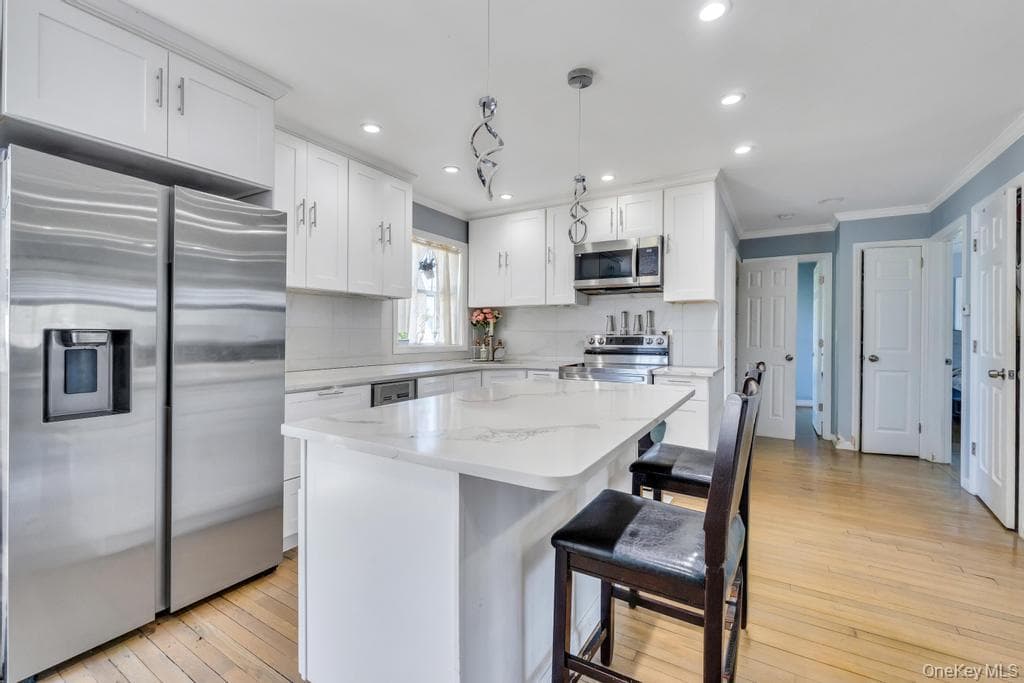 259 N Rutherford Avenue thumbnail 7