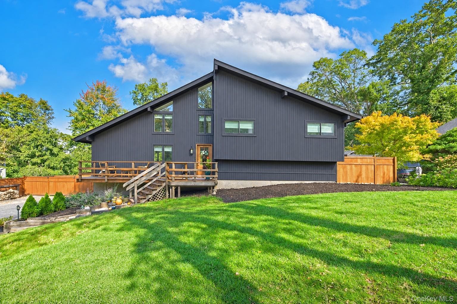 10 Cathy Court, Northport