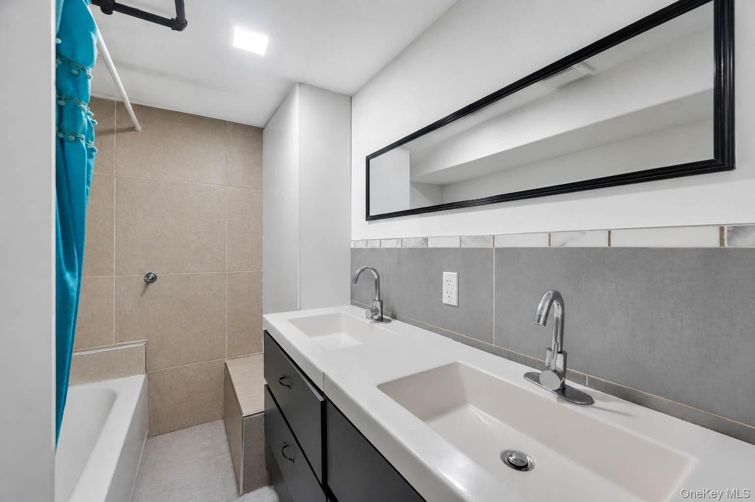 330 E 198th Street thumbnail 39