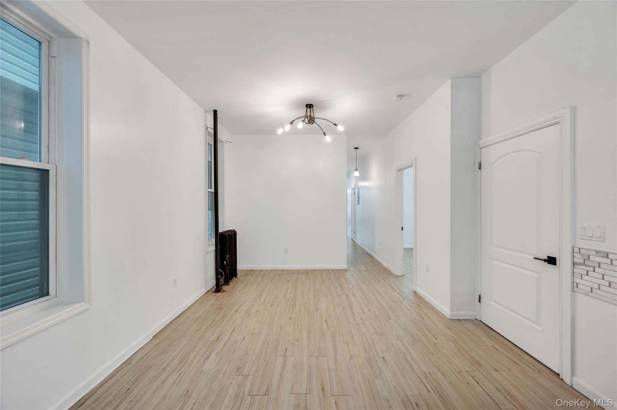 330 E 198th Street thumbnail 6