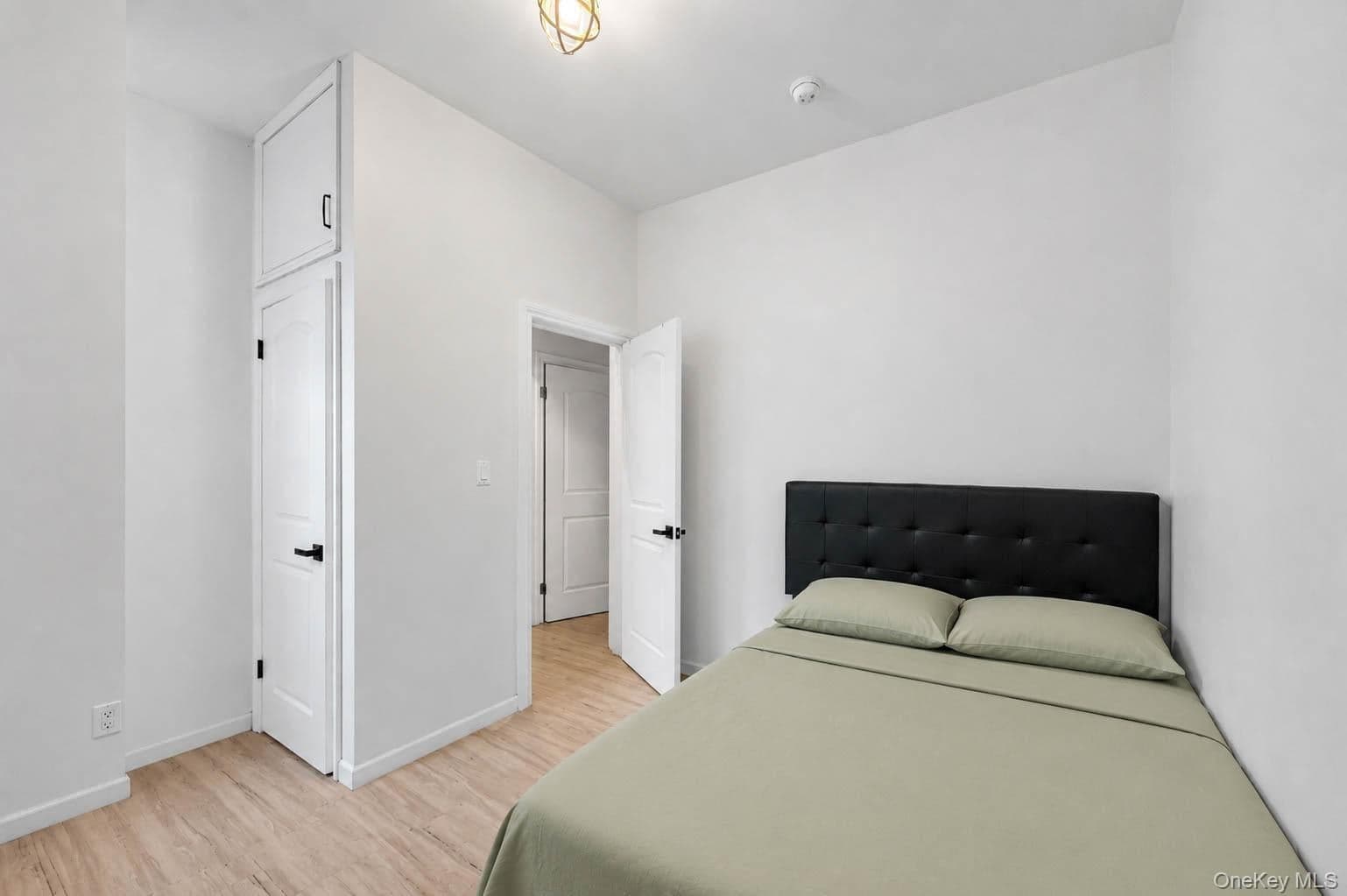 330 E 198th Street thumbnail 31