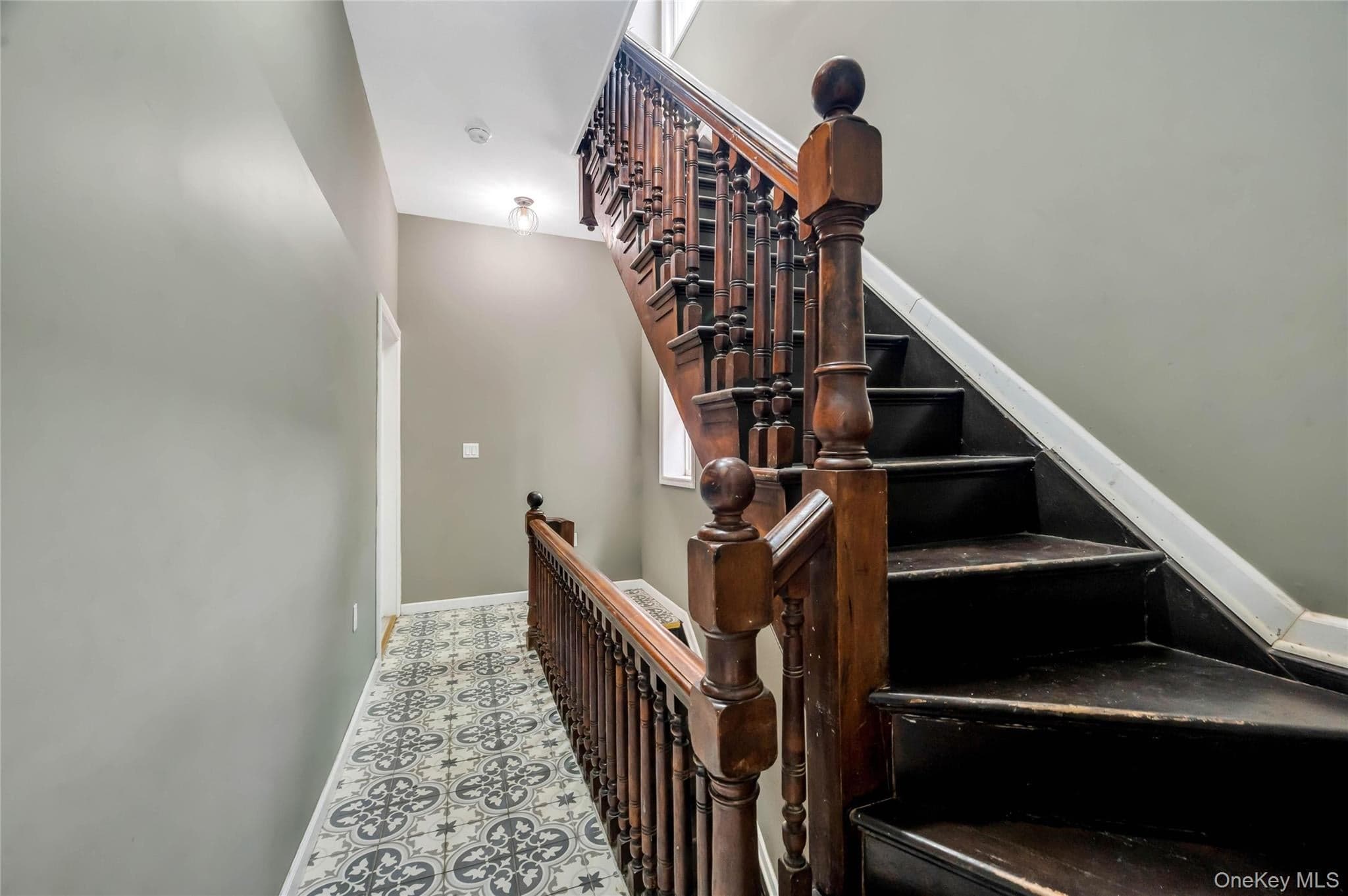 330 E 198th Street thumbnail 14