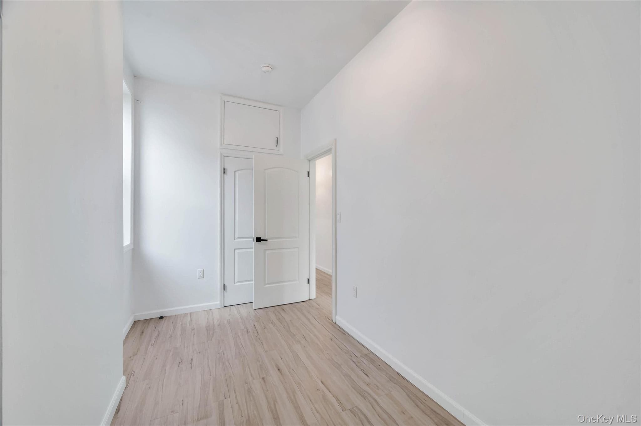330 E 198th Street thumbnail 19