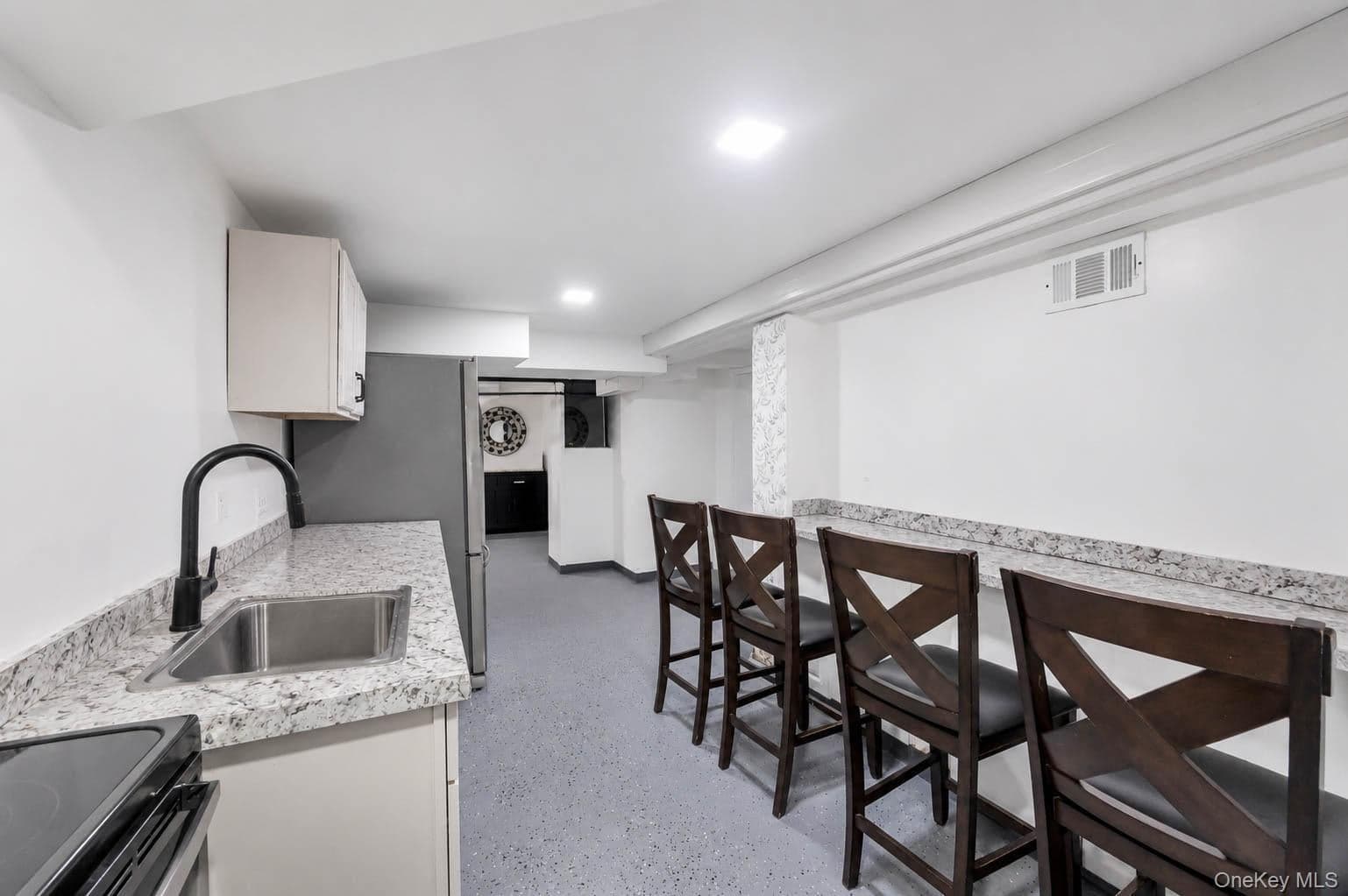 330 E 198th Street thumbnail 35