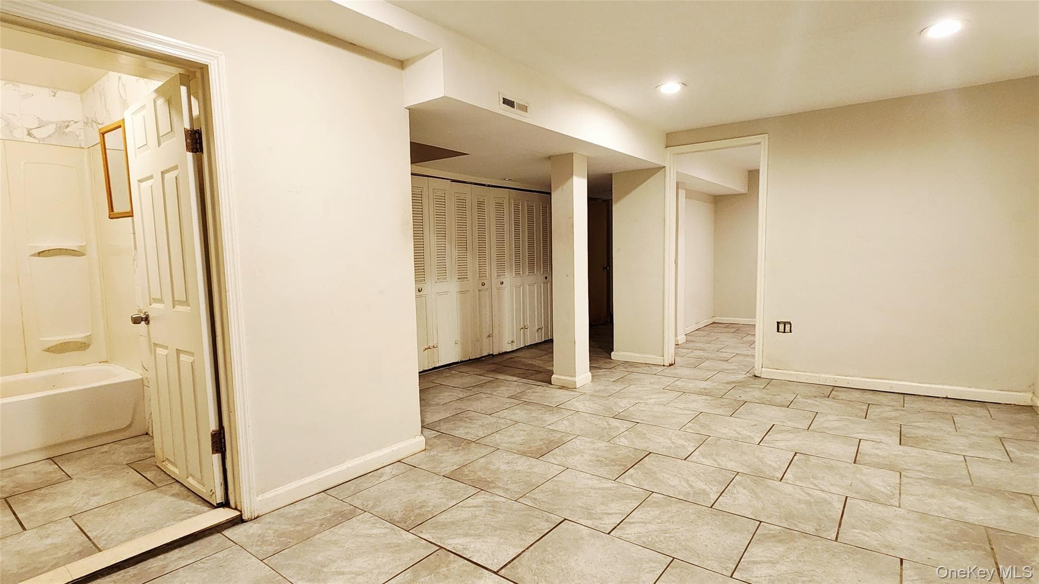 6431 Admiral Avenue thumbnail 18