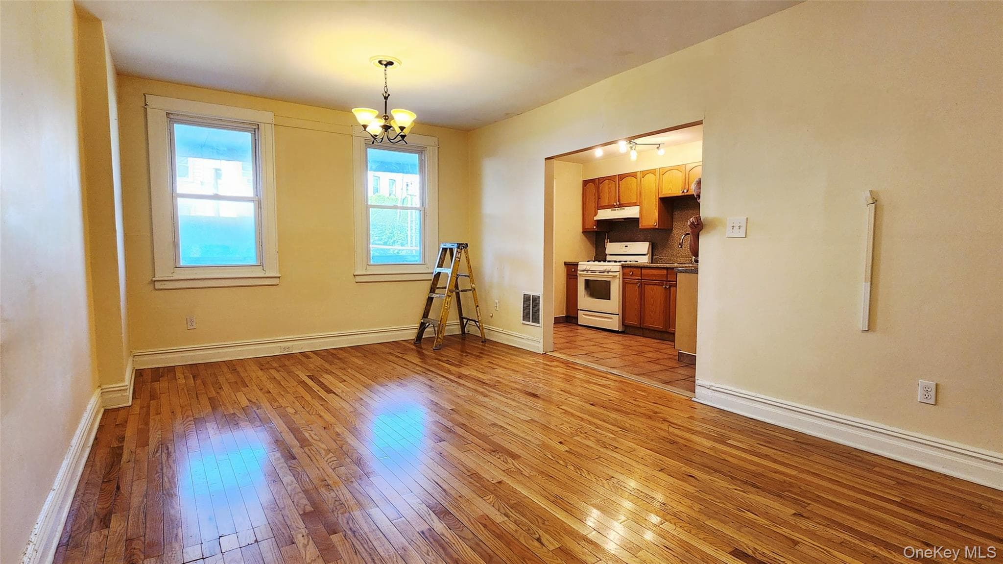 6431 Admiral Avenue thumbnail 7