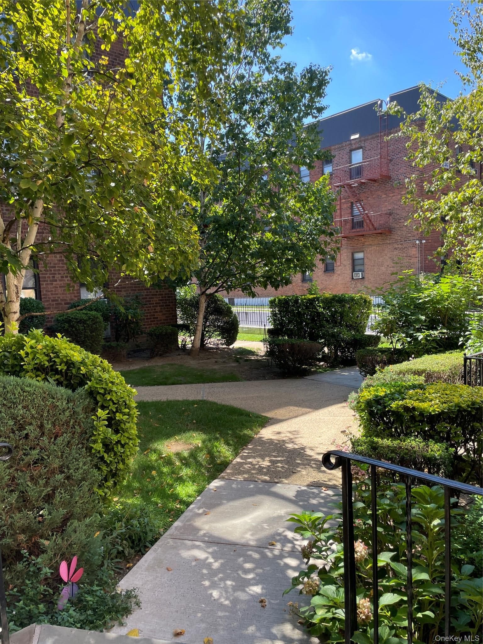 215-40 47 Avenue Ave Unit: 3B, Bayside
