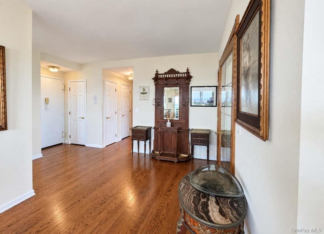 27010 Grand Central Parkway Unit: 18E thumbnail 4