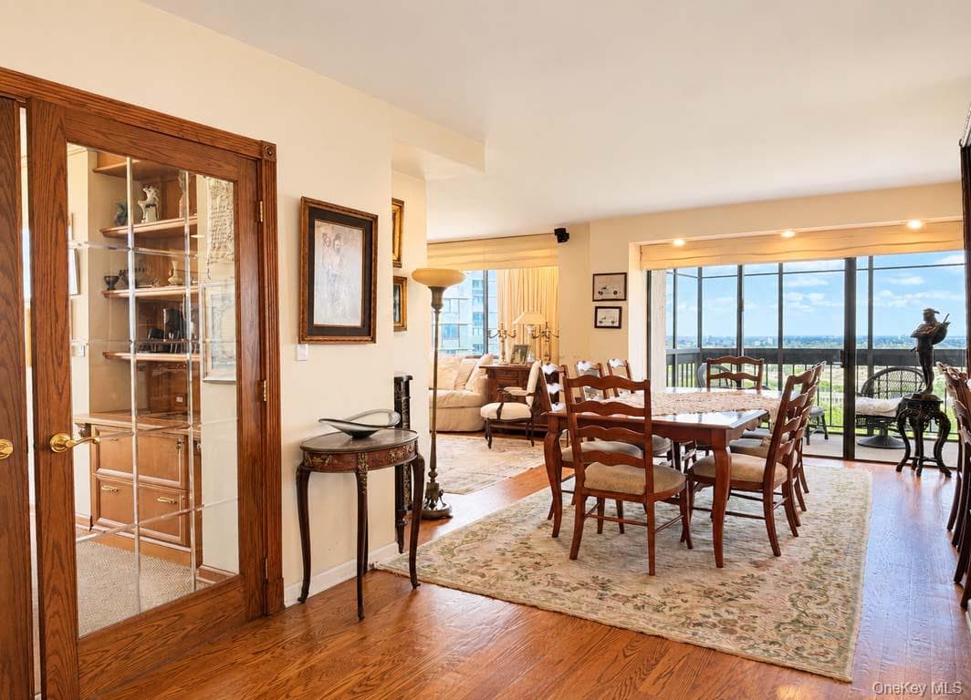 27010 Grand Central Parkway Unit: 18E thumbnail 3