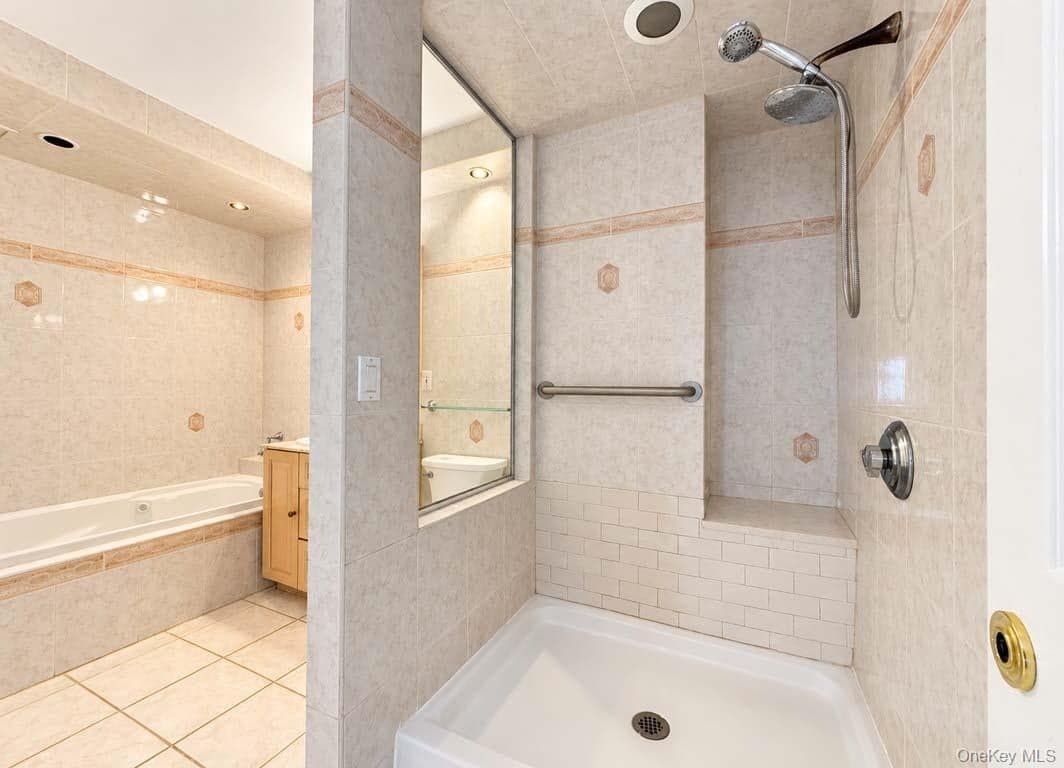 27010 Grand Central Parkway Unit: 18E thumbnail 21