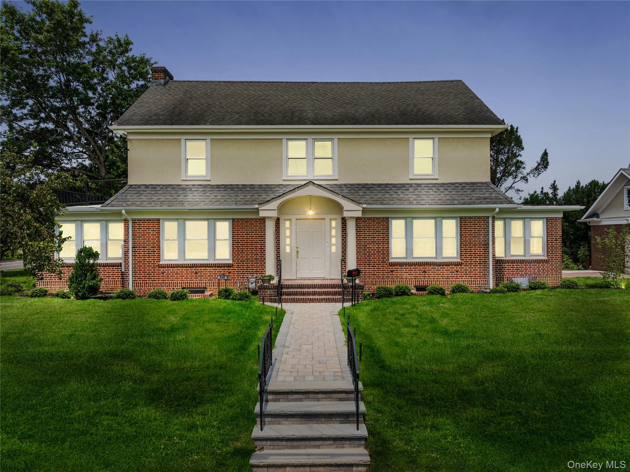 220 Pomander Road photo 1