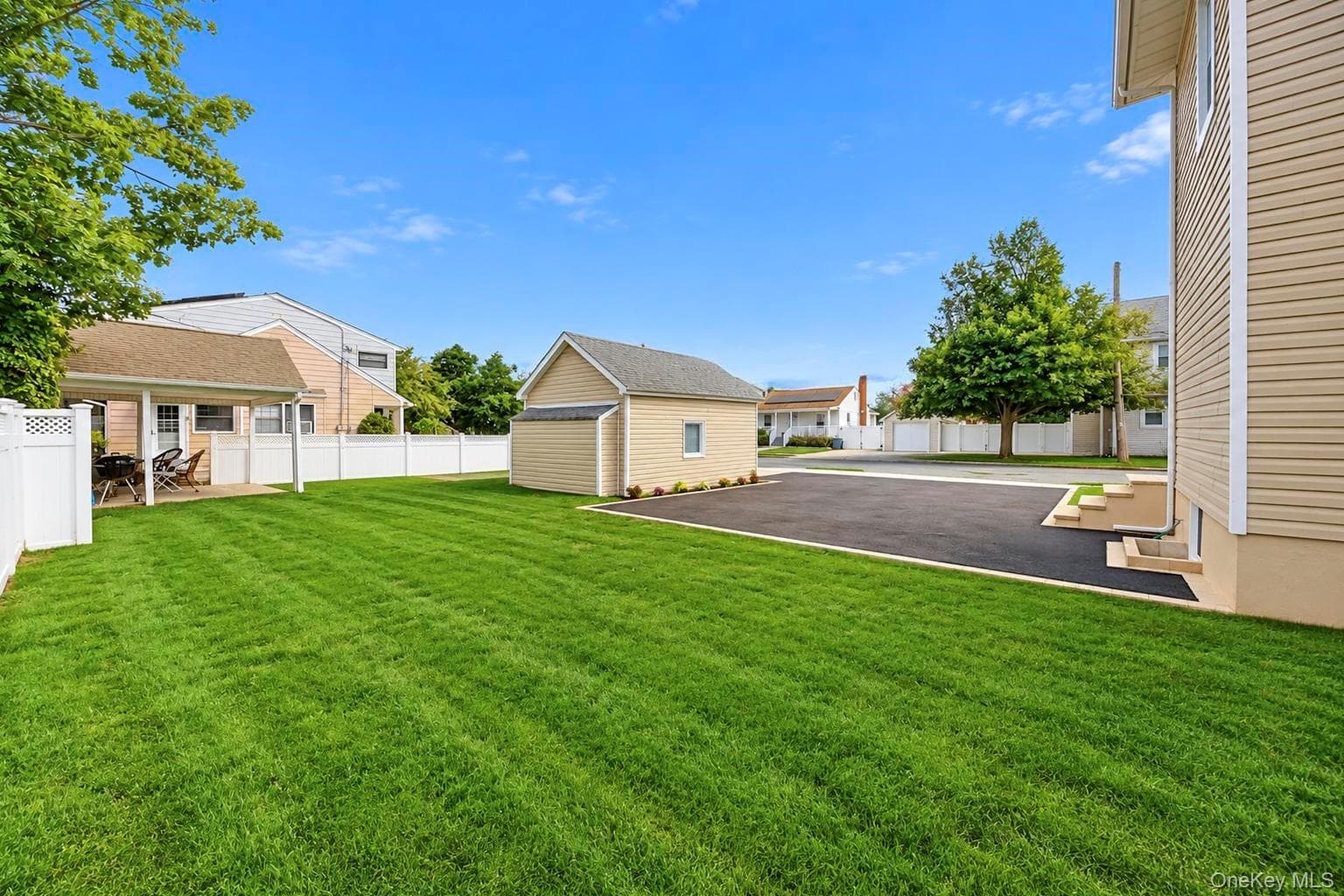 236 Plainview Road thumbnail 23