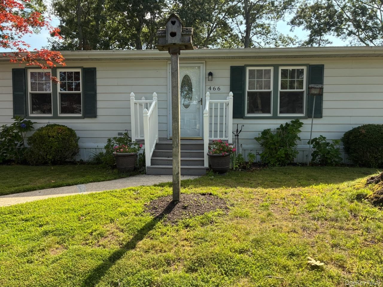 1661 Old Country Road Road Unit: 466, Riverhead