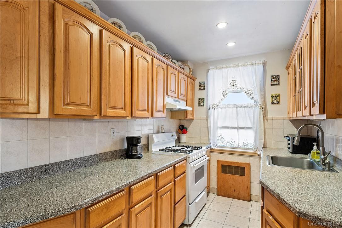 525 W 236 Street Unit: 5B thumbnail 3