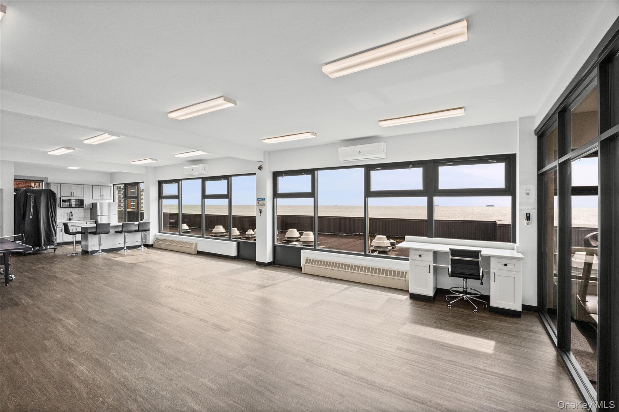 1 E Broadway Unit: 3D thumbnail 32
