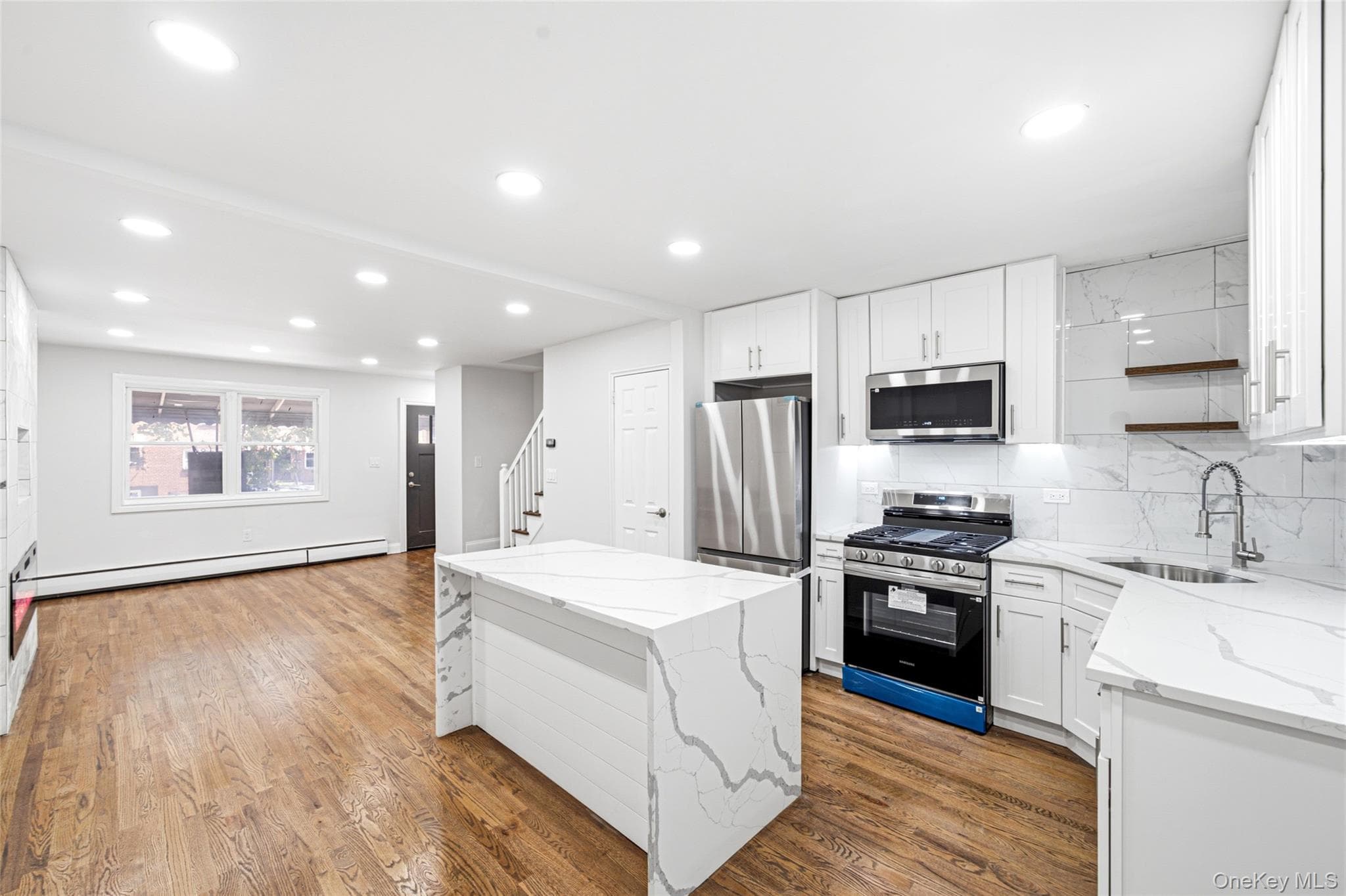 1010 E 230th Street thumbnail 14